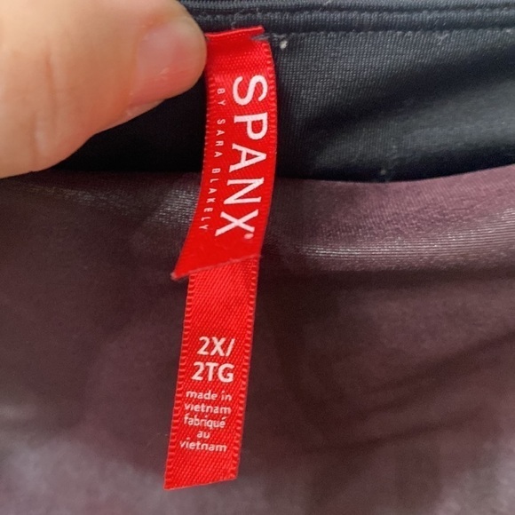 Spanx faux leather leggings size 2X.Purple - Picture 5 of 12